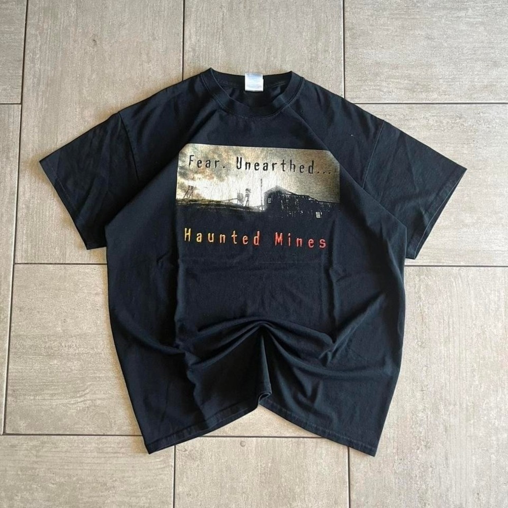 Gildan DryBlend Haunted Mines Fear Unearthed Graphic T-Shirt Black Mens L